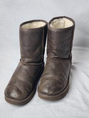 UGG Women's Size 9 All Leather Chocolate Brown Boots S/N 1016559